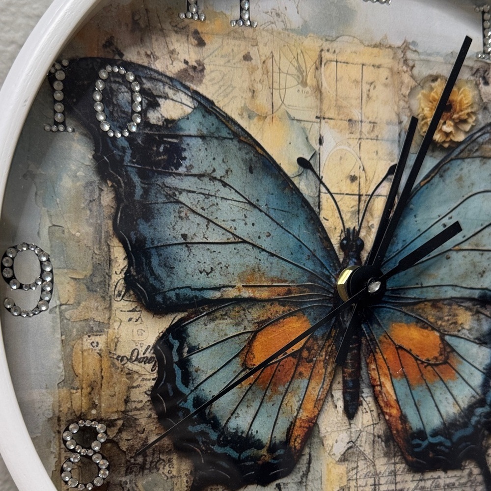 🦋 Bedazzled Butterfly Wall Clock – Blue & Orange - Picture 6 of 12